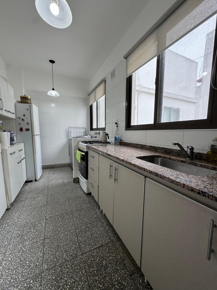 VENTA DEPARTAMENTO 2 AMBIENTES + COCHERA EN LA PERLA (Salta y Libertad)