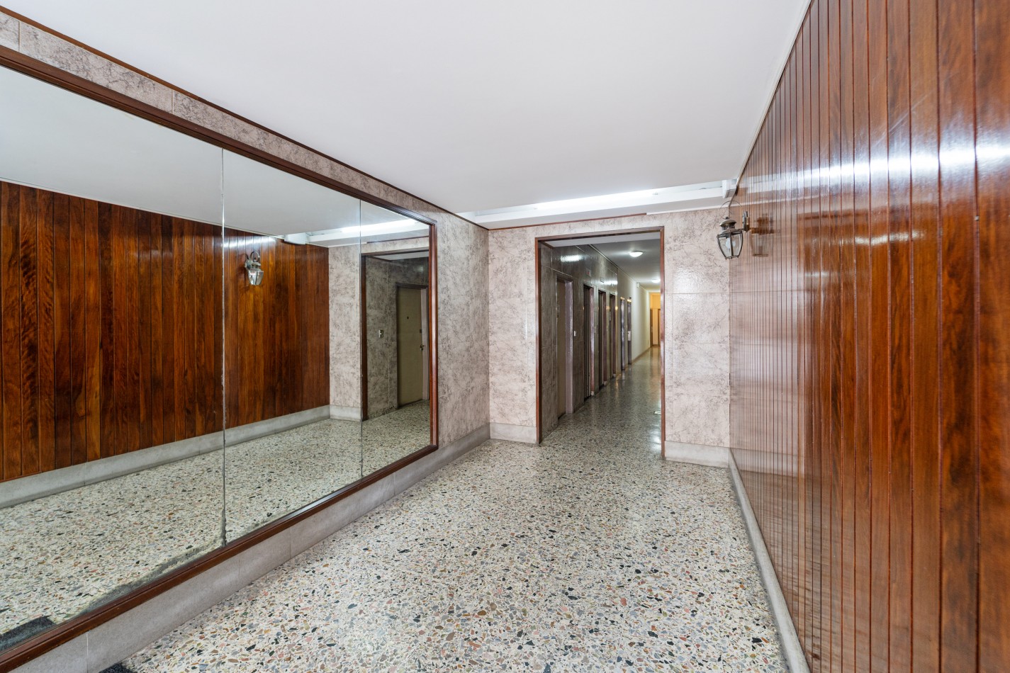 2 AMBIENTES TOTALMENTE RECICLADO Y AMOBLADO A ESTRENAR EN ZONA LA PERLA