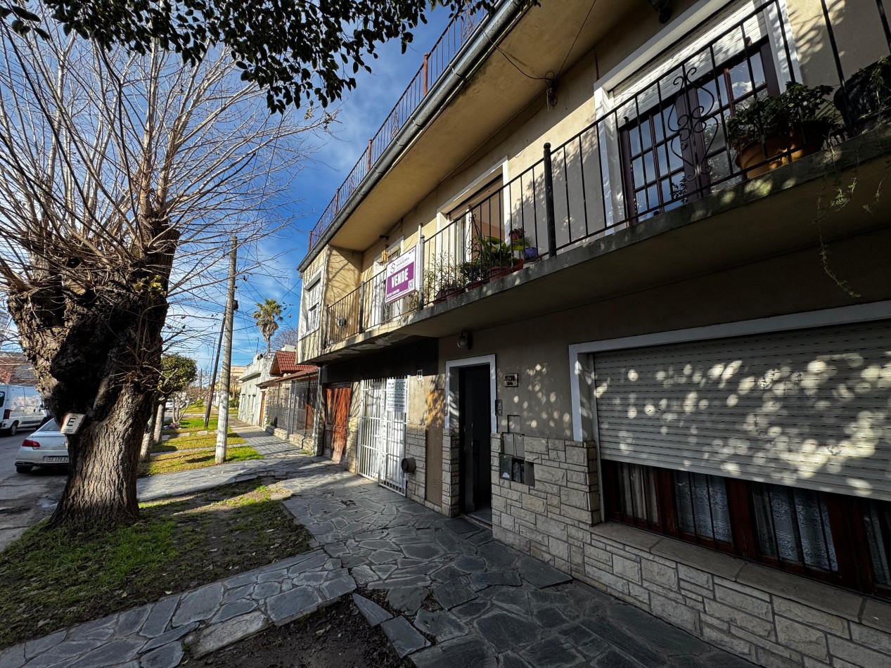 PH DE 3 AMBIENTES AL FRENTE CON BALCON, PATIO Y TERRAZA