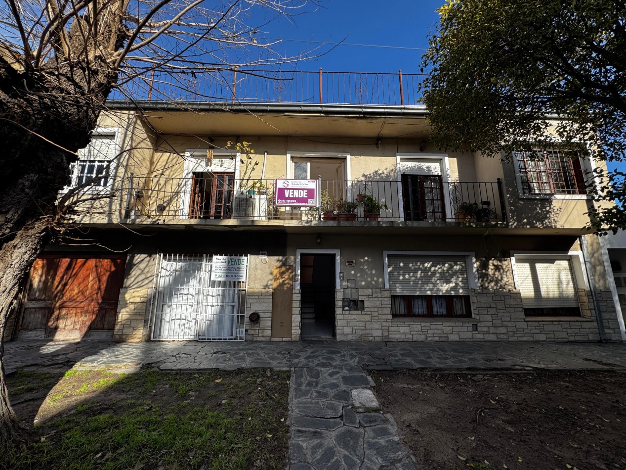PH DE 3 AMBIENTES AL FRENTE CON BALCON, PATIO Y TERRAZA