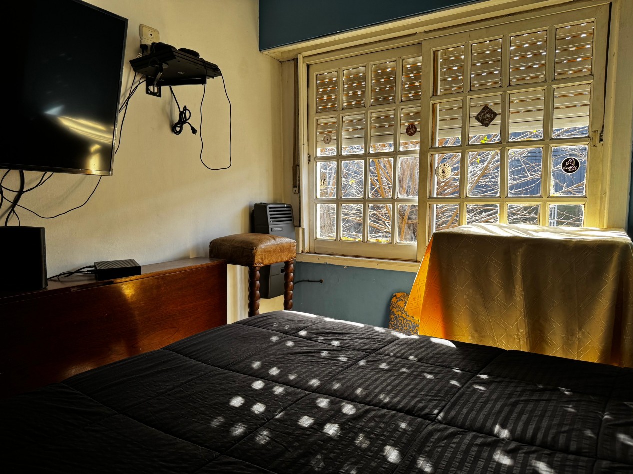 PH DE 3 AMBIENTES AL FRENTE CON BALCON, PATIO Y TERRAZA