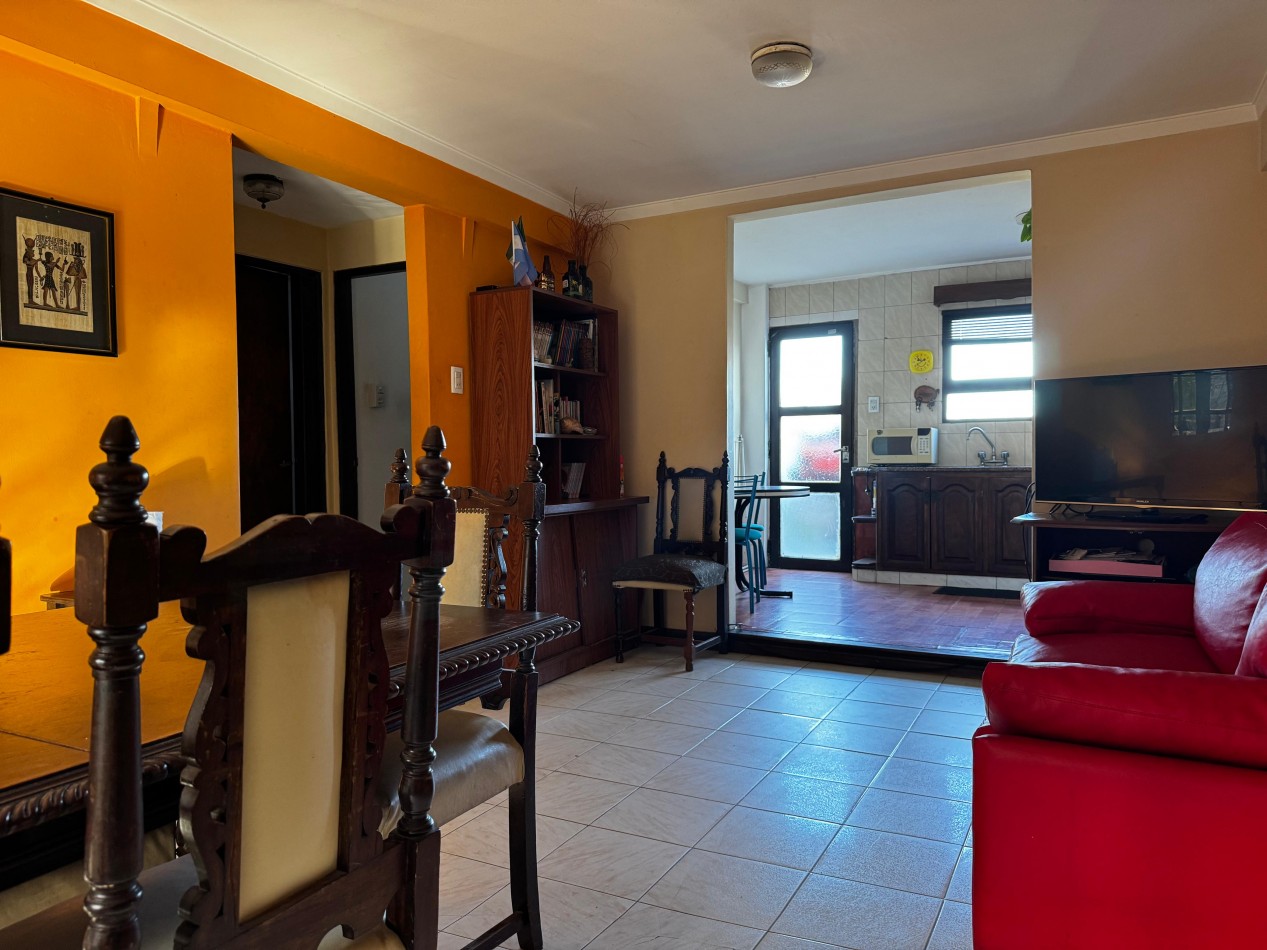 PH DE 3 AMBIENTES AL FRENTE CON BALCON, PATIO Y TERRAZA