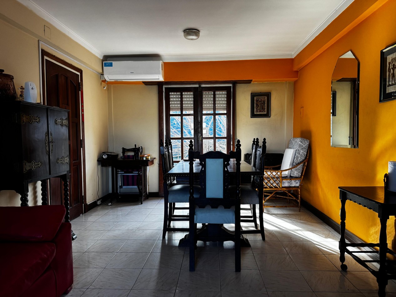 PH DE 3 AMBIENTES AL FRENTE CON BALCON, PATIO Y TERRAZA