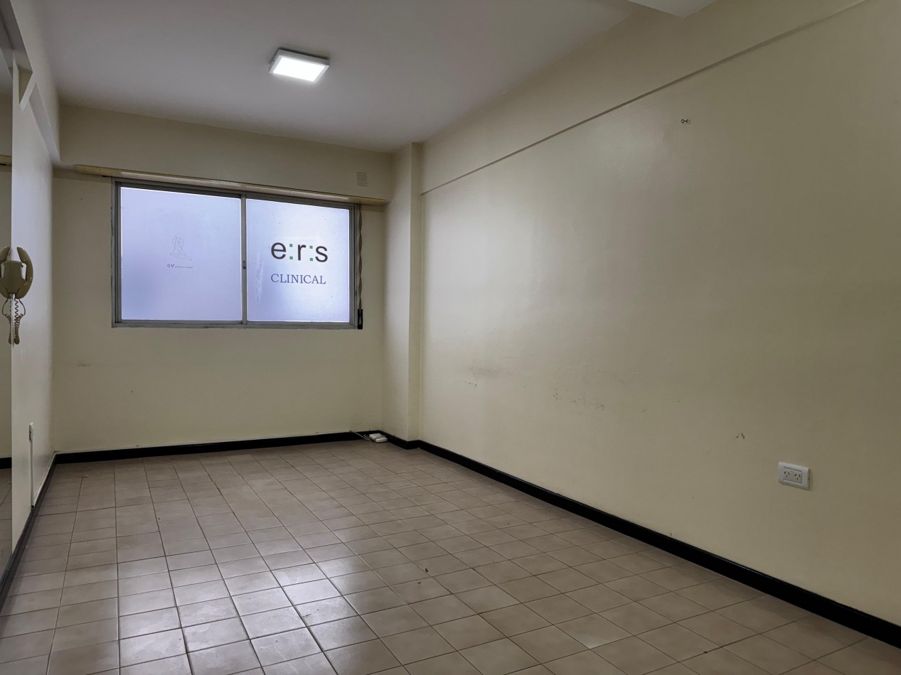 OFICINA EN ZONA CENTRO EN EDIFICIO EXCLUSIVO PARA OFICINAS