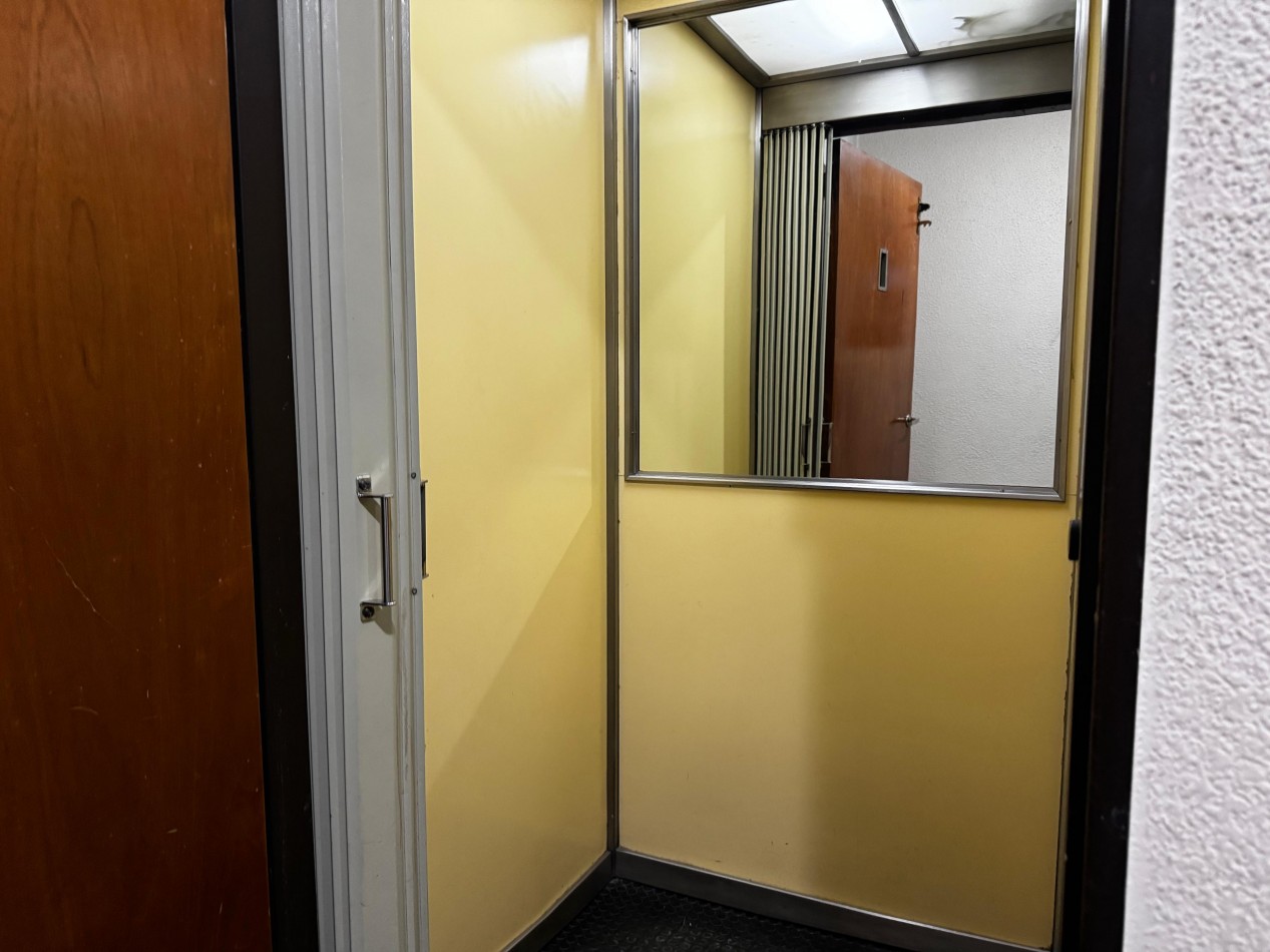 OFICINA EN ZONA CENTRO EN EDIFICIO EXCLUSIVO PARA OFICINAS