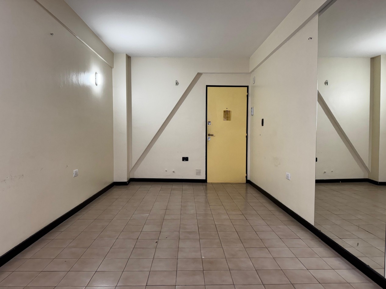 OFICINA EN ZONA CENTRO EN EDIFICIO EXCLUSIVO PARA OFICINAS