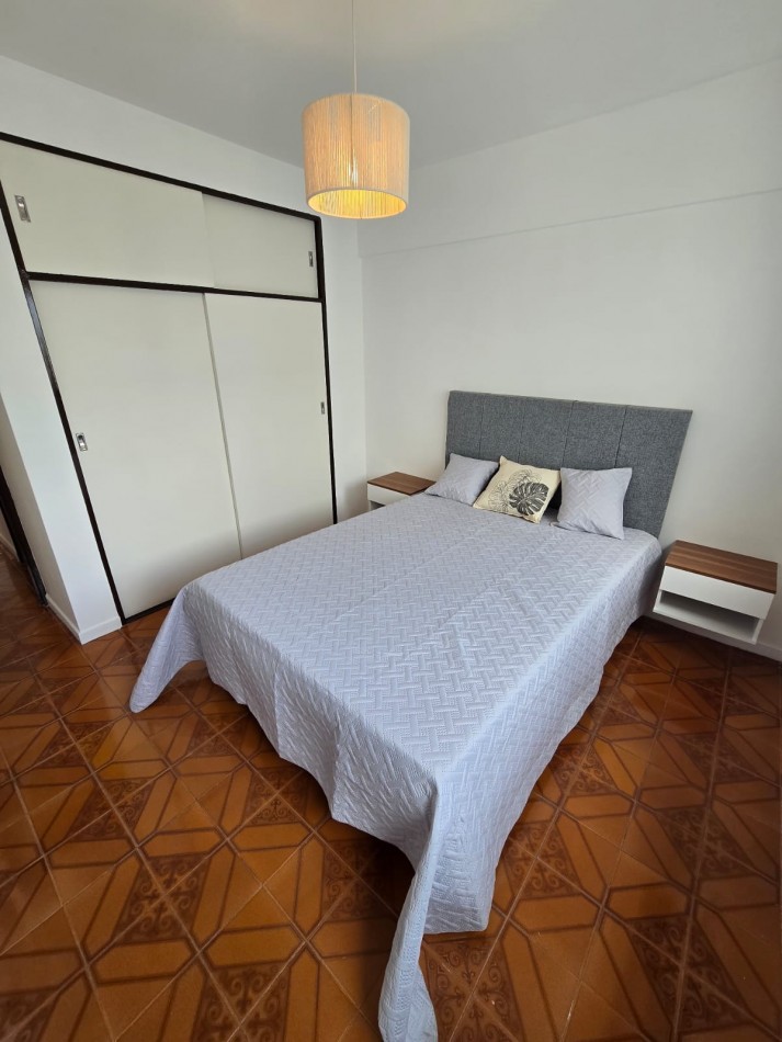 2 AMBIENTES CON BALCON AL FRENTE Y COCHERA EN PISO ALTO
