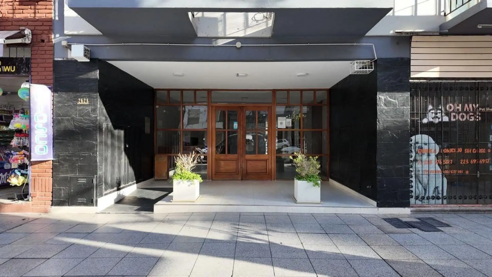 MONOAMBIENTE DIVISIBLE CON BALCON A LA CALLE RECICLADO A NUEVO ZONA PLAZA MITRE