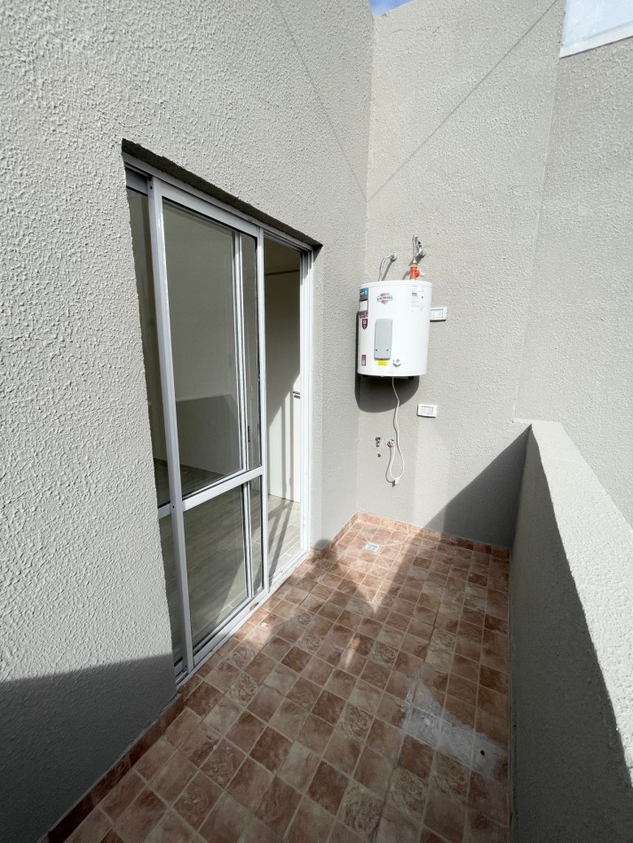 PH DE 2 AMBIENTES A ESTRENAR CON DOBLE BALCON - SIN EXPENSAS EN BARRIO SAN JOSE