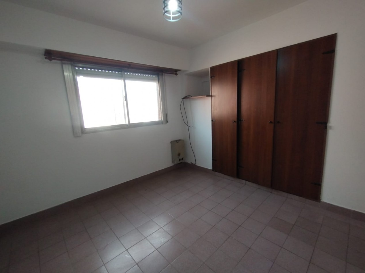 2 AMBIENTES PARCIALMENTE RECICLADO EN VILLA PRIMERA
