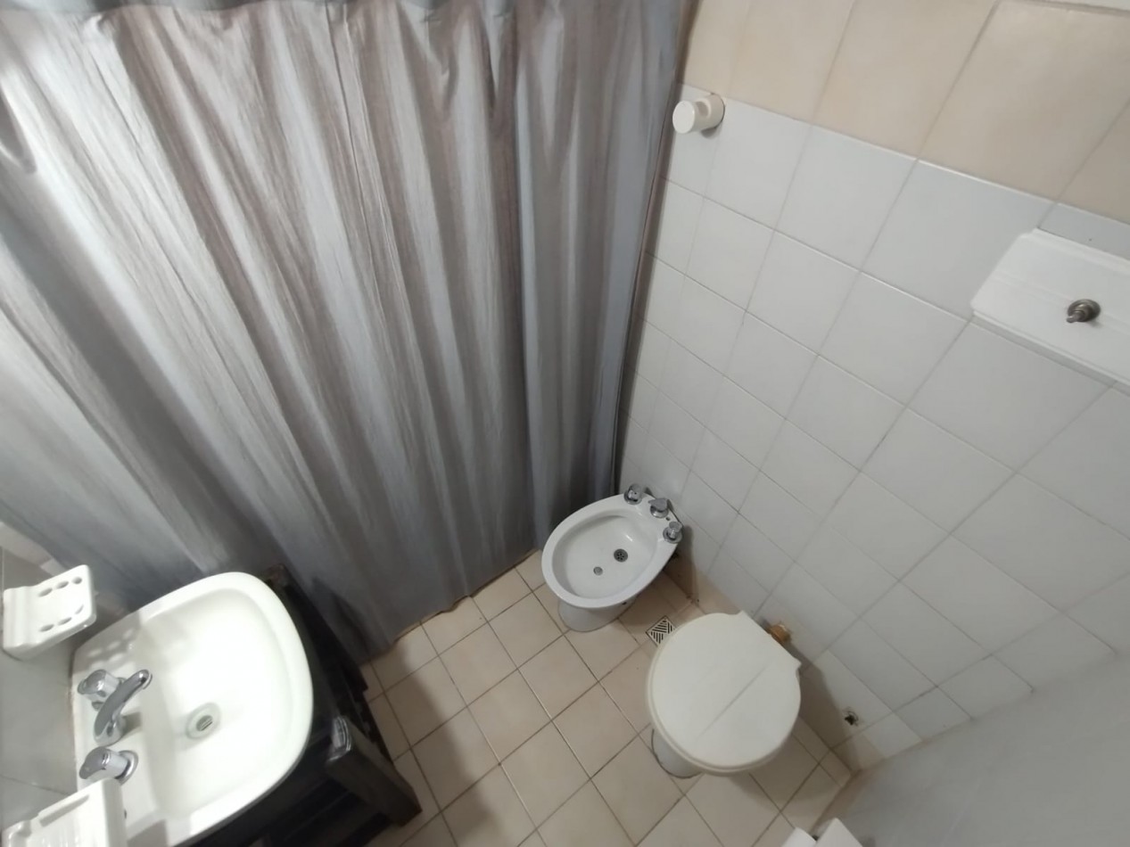 2 AMBIENTES PARCIALMENTE RECICLADO EN VILLA PRIMERA