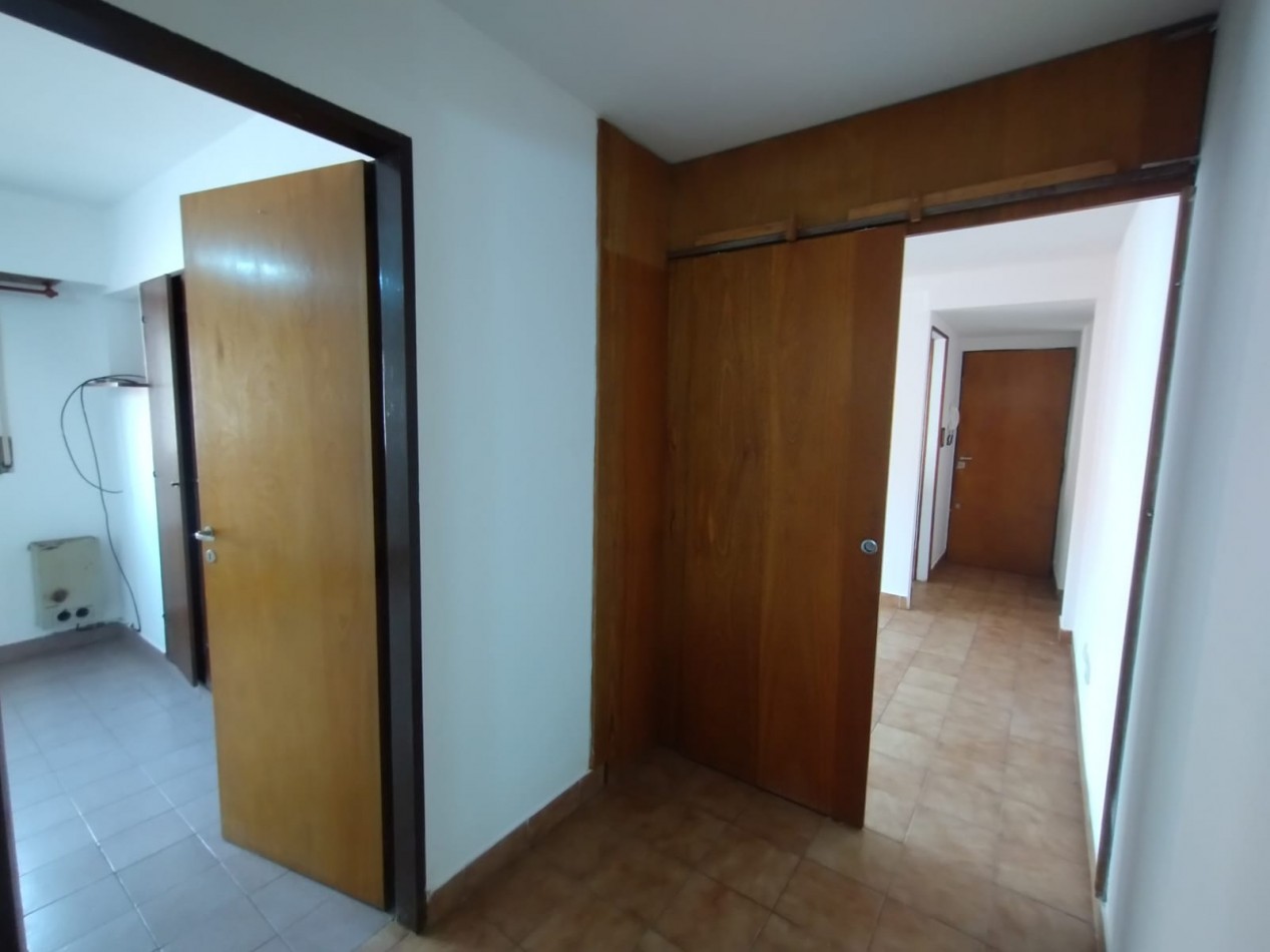 2 AMBIENTES PARCIALMENTE RECICLADO EN VILLA PRIMERA