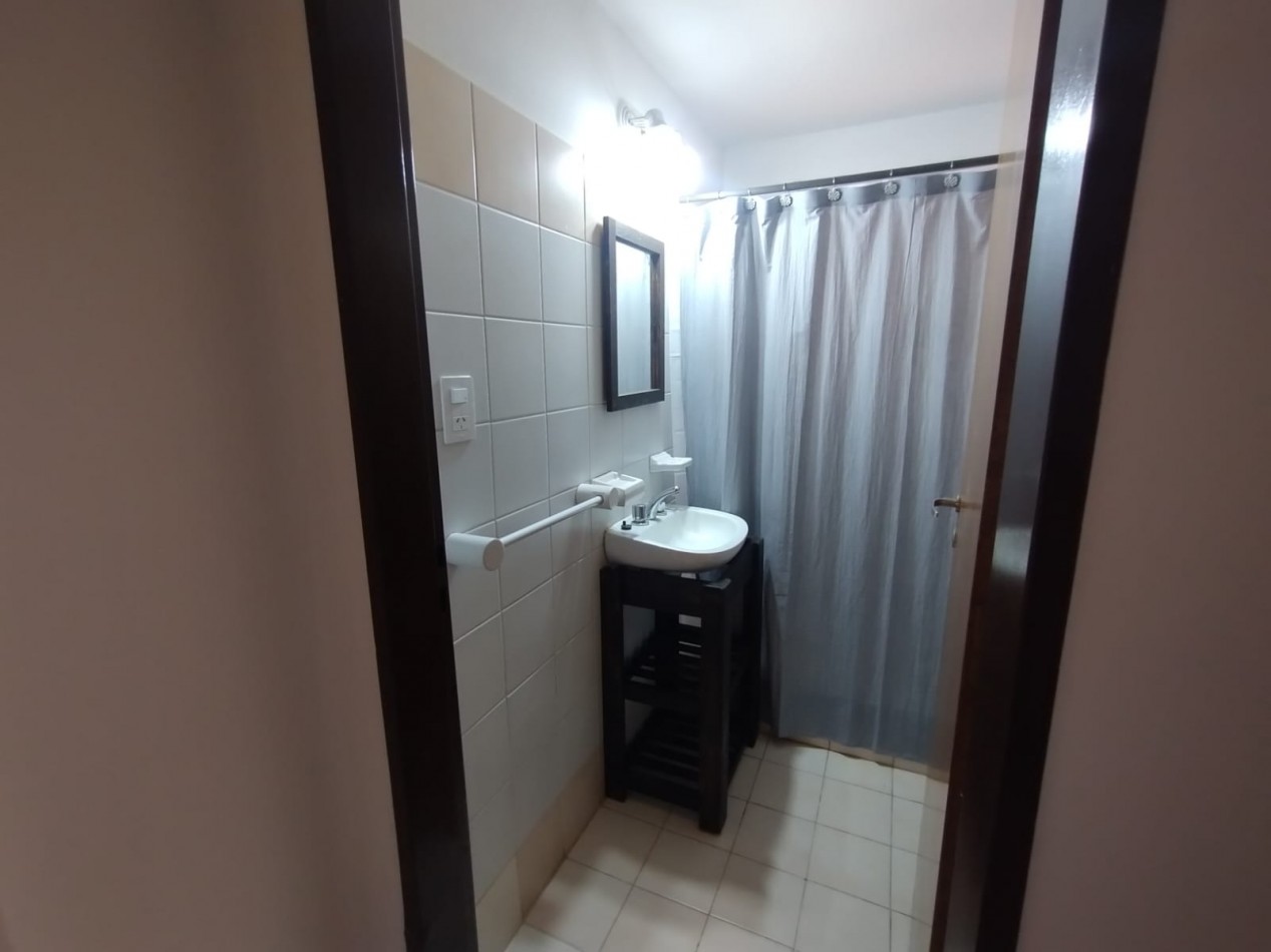 2 AMBIENTES PARCIALMENTE RECICLADO EN VILLA PRIMERA