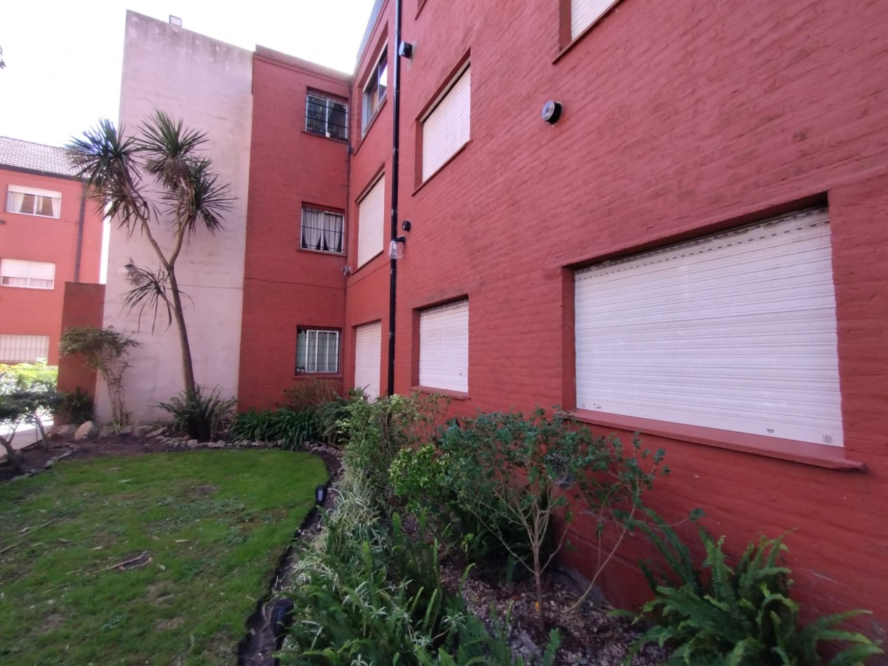 2 AMBIENTES PARCIALMENTE RECICLADO EN VILLA PRIMERA