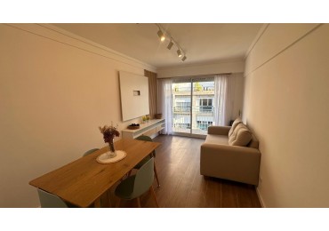 2 AMBIENTES TOTALMENTE RECICLADO CON BALCON A LA CALLE
