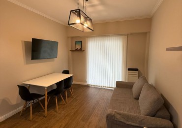 2 AMBIENTES TOTALMENTE RECICLADO CON BALCON A LA CALLE EN EXCELENTE UBICACION