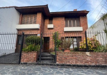 CASA 6 AMBIENTES CON COCHERA DOBLE, PATIO Y JARDIN DE INVIERNO