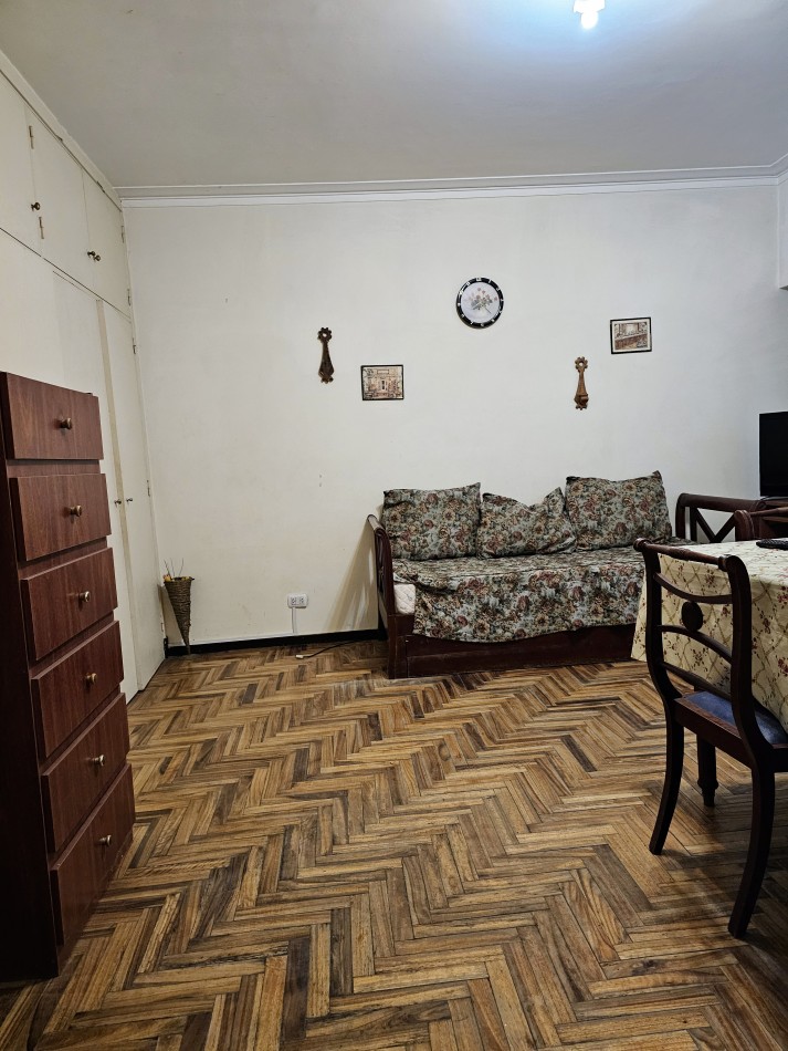 DEPARTAMENTO 2 AMBIENTES FRENTE A PLAZA COLON
