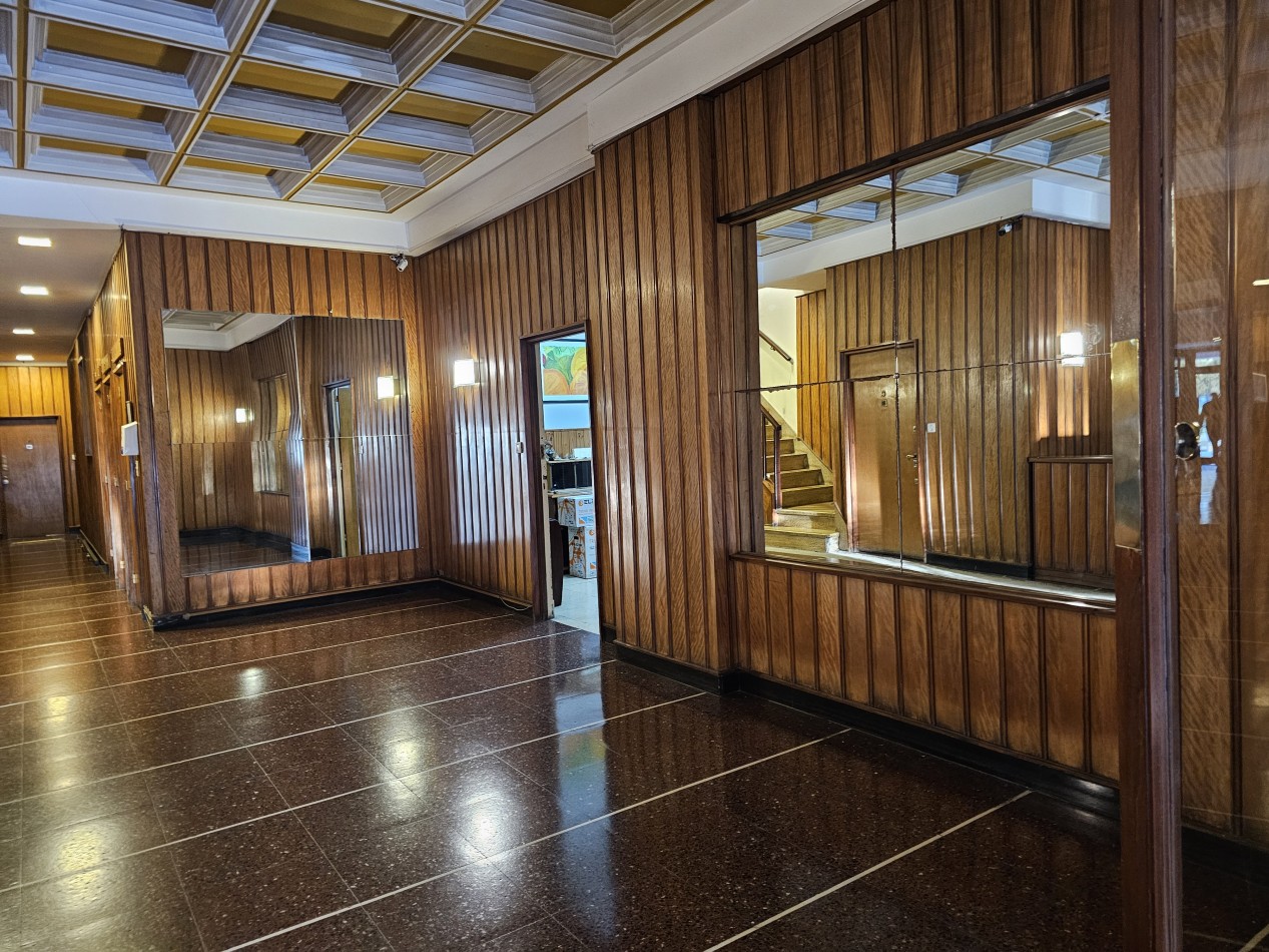 DEPARTAMENTO 2 AMBIENTES FRENTE A PLAZA COLON