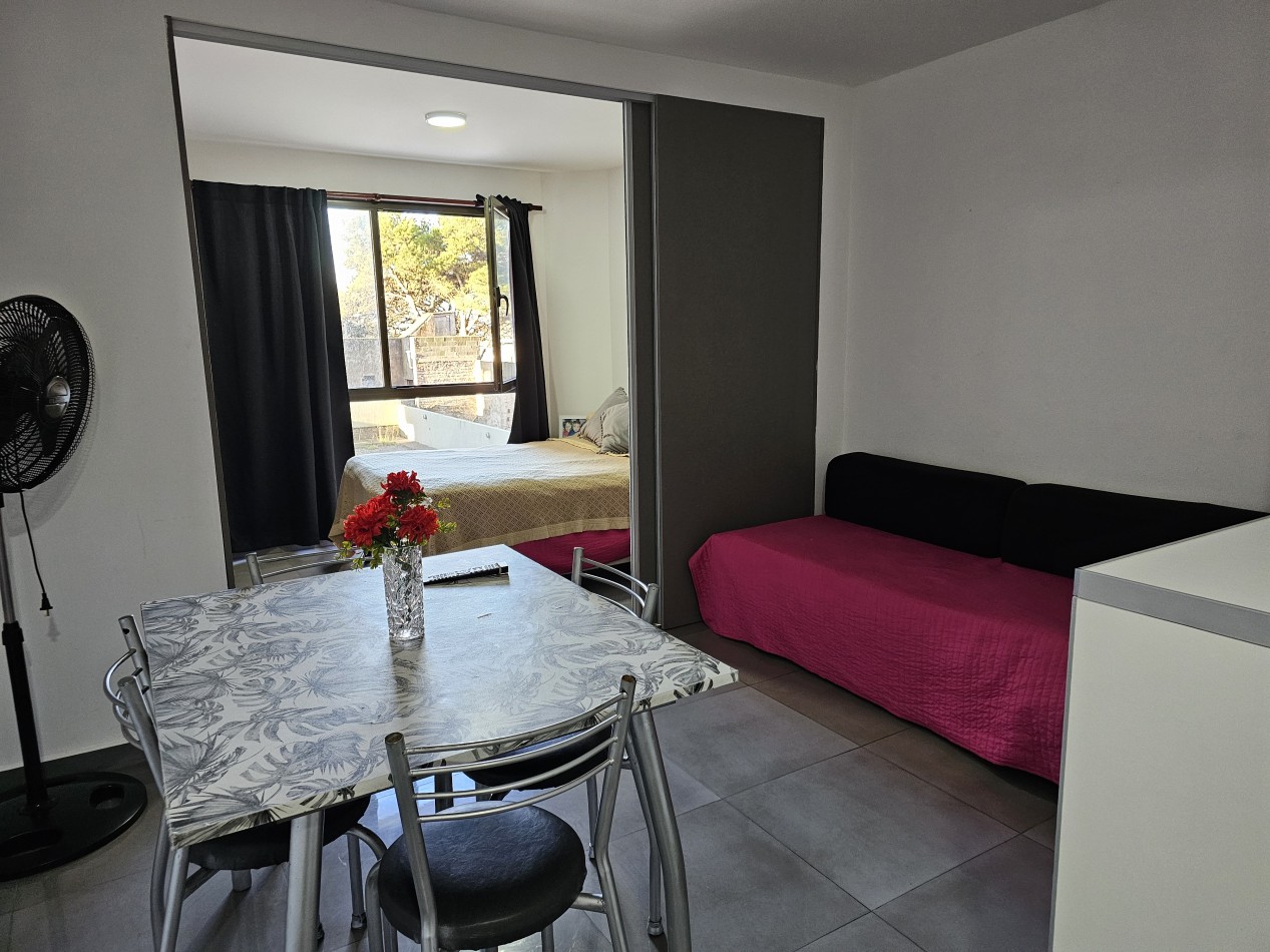 Departamento 1 ambiente en punta mogotes a metros de la playa!