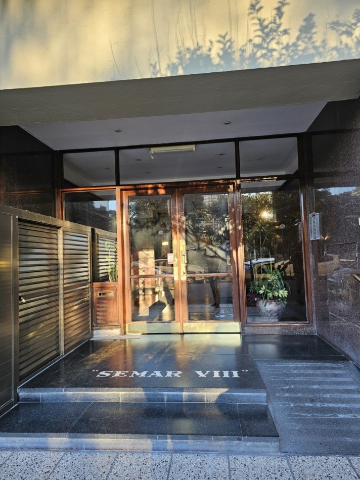 DEPARTAMENTO 2 AMBIENTES FRENTE A PLAZA COLON