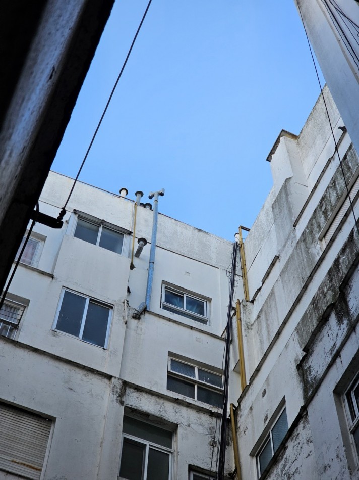 DEPARTAMENTO 2 AMBIENTES FRENTE A PLAZA COLON